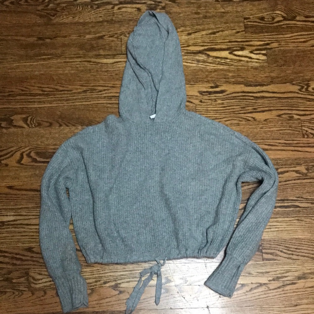 American Eagle cropped grey sweater hoodie